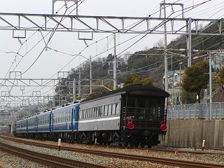 山陽新幹線岡山開業30周年記念イベントへ回送中のマイテ49