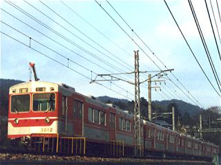 山田川橋梁にあったT字型架線柱